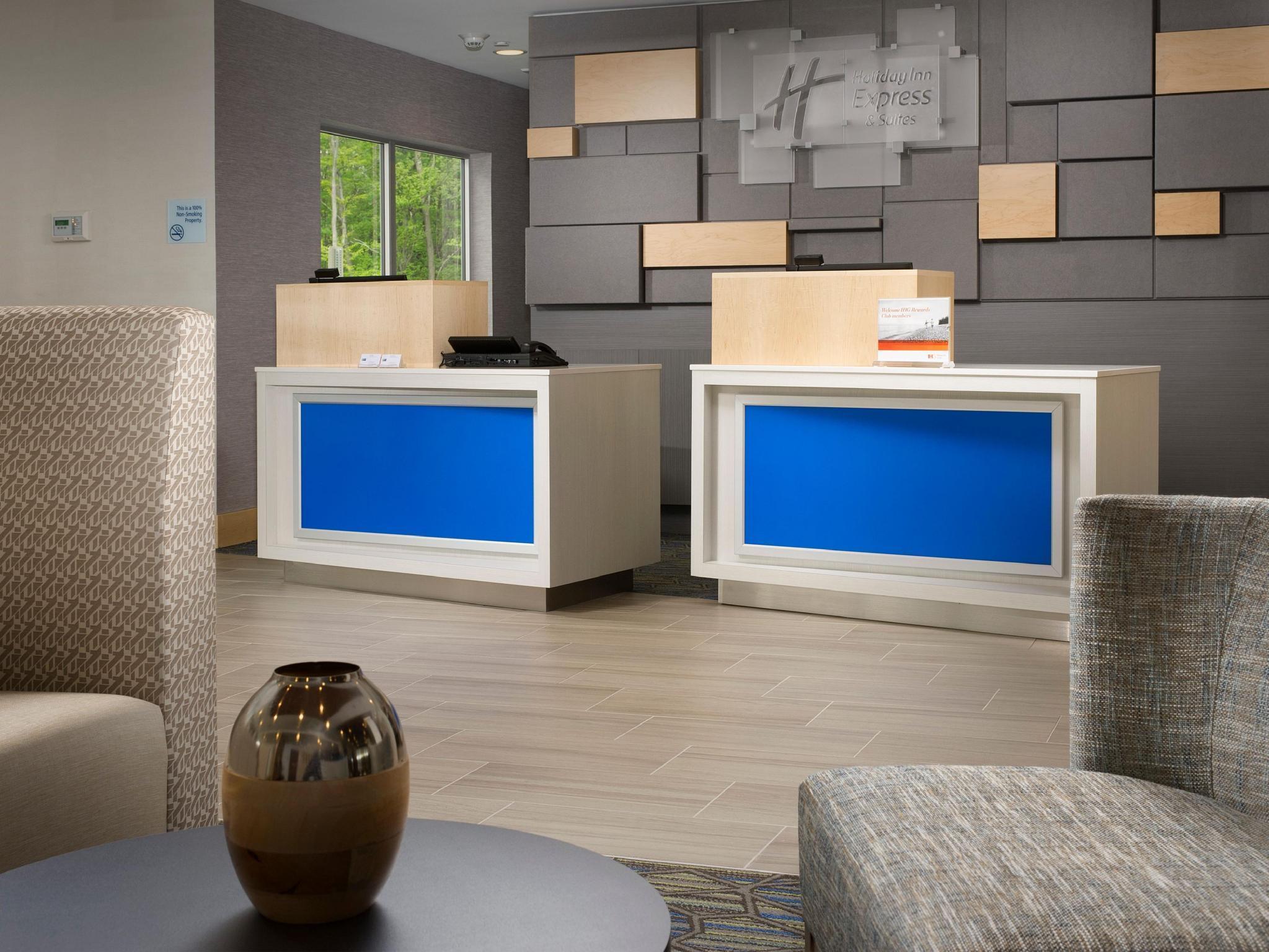 Holiday Inn Express & Suites By Ihg Altoona By Ihg Exteriör bild