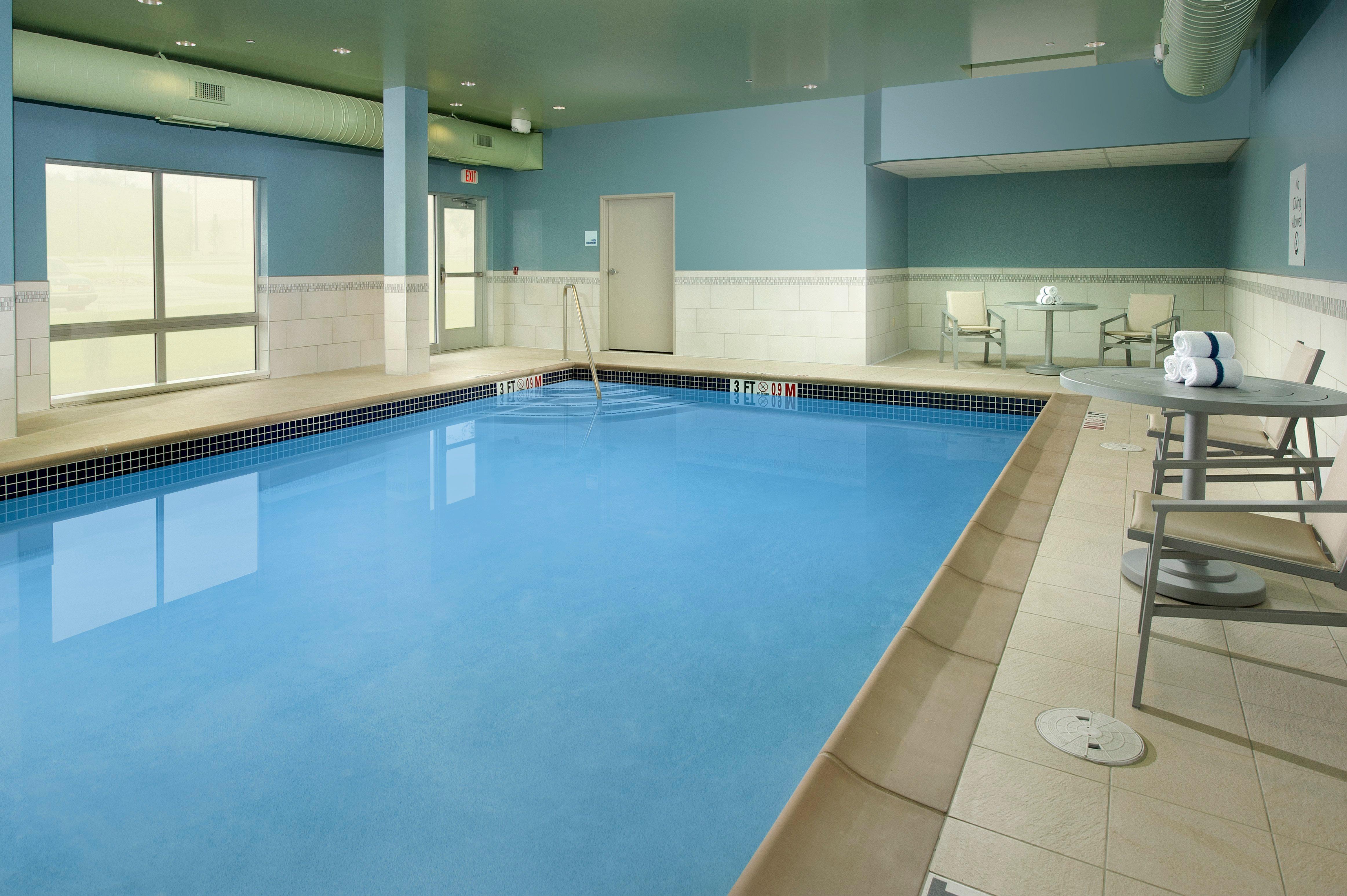 Holiday Inn Express & Suites By Ihg Altoona By Ihg Exteriör bild