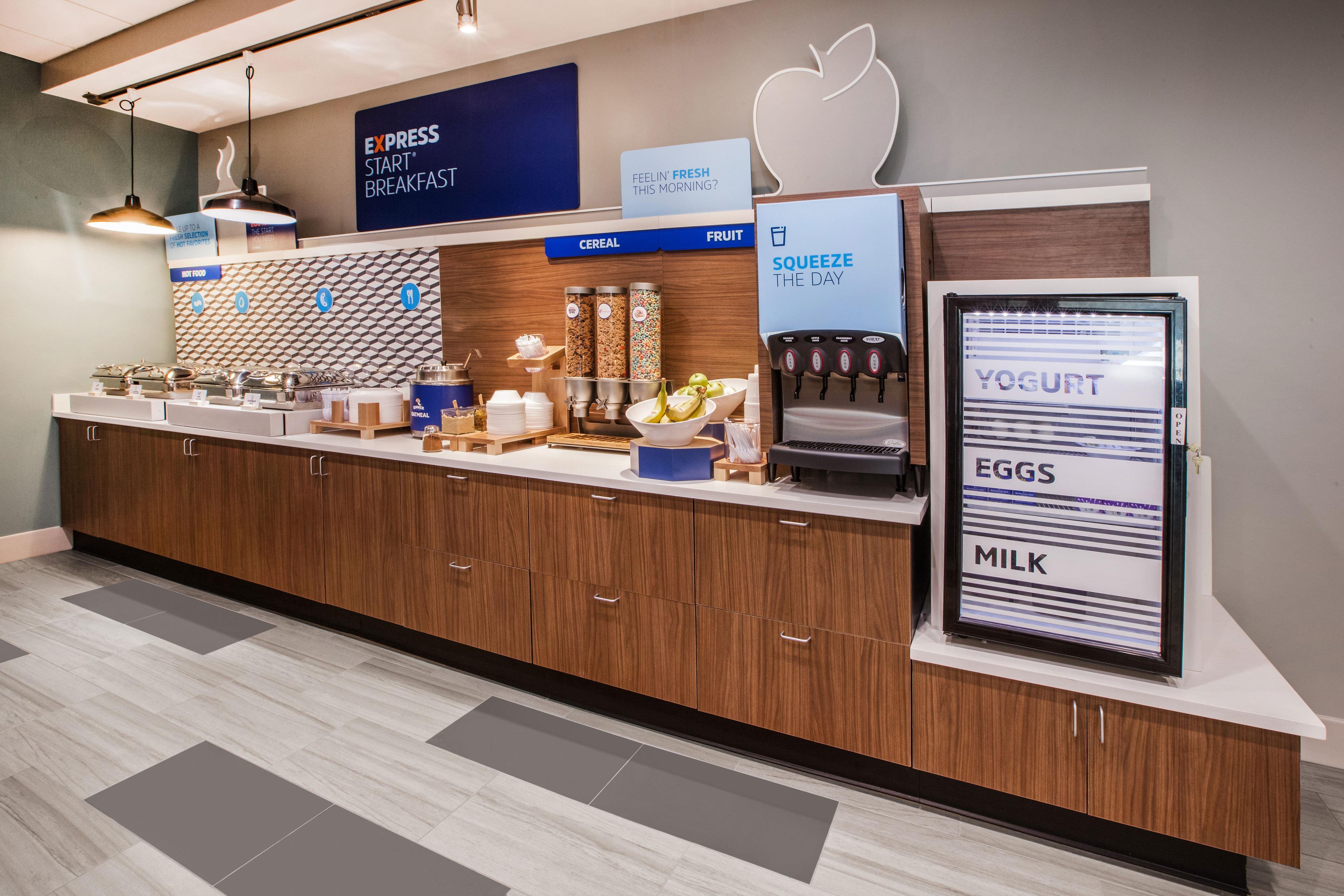 Holiday Inn Express & Suites By Ihg Altoona By Ihg Exteriör bild